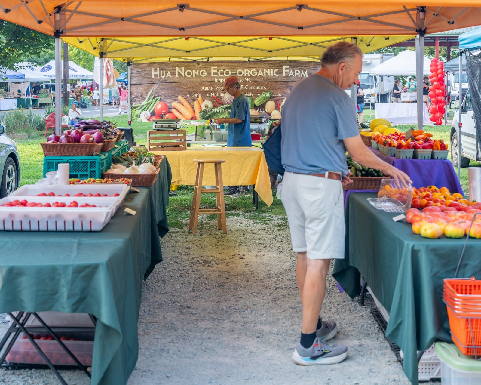 Farmers market vendor stand